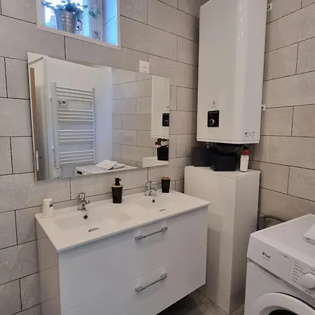 Elegance Provinoise Classe 3 Etoiles *